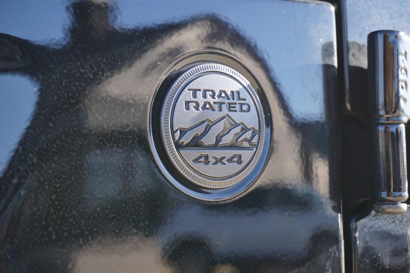 Jeep Wrangler Vehicle Full-screen Gallery Image 12