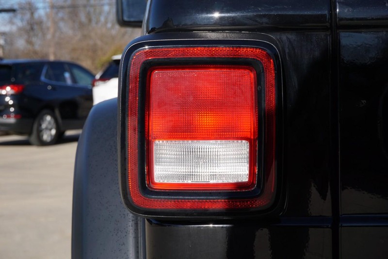 Jeep Wrangler Vehicle Full-screen Gallery Image 18