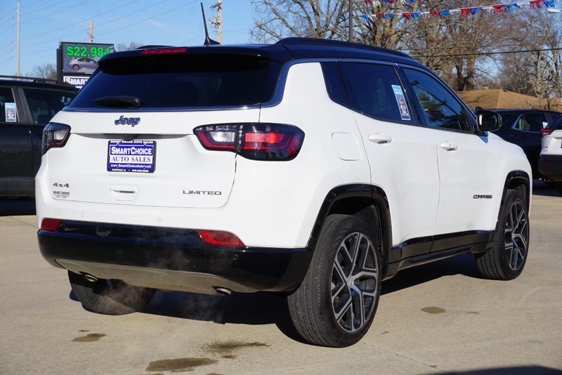 Jeep Compass Vehicle Full-screen Gallery Image 03