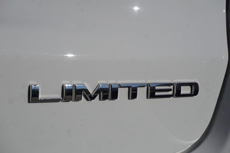 Jeep Compass Vehicle Full-screen Gallery Image 20