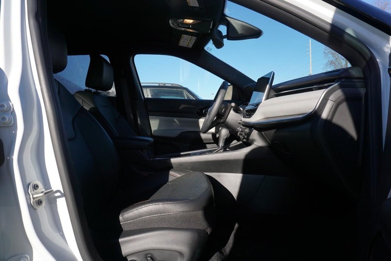 Jeep Compass Vehicle Full-screen Gallery Image 29