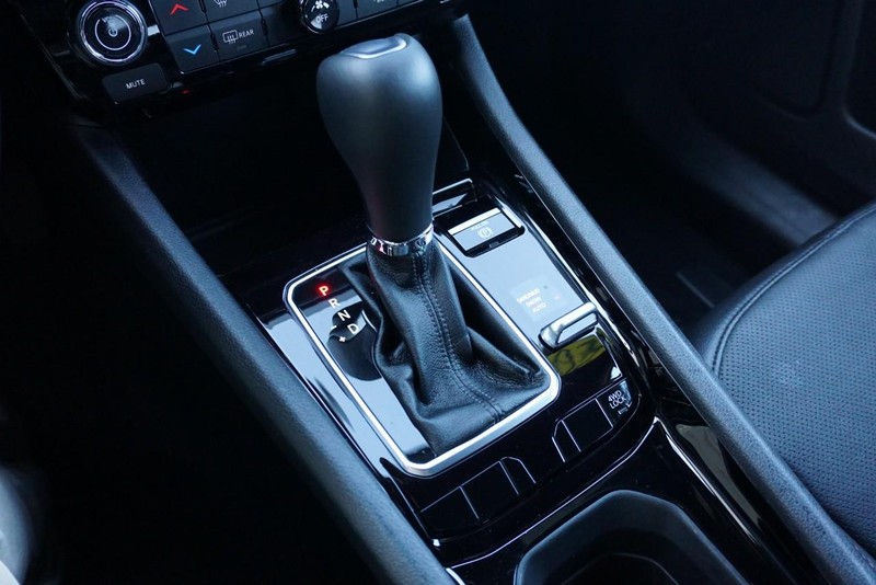 Jeep Compass Vehicle Full-screen Gallery Image 45