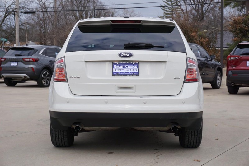 Ford Edge Vehicle Full-screen Gallery Image 04