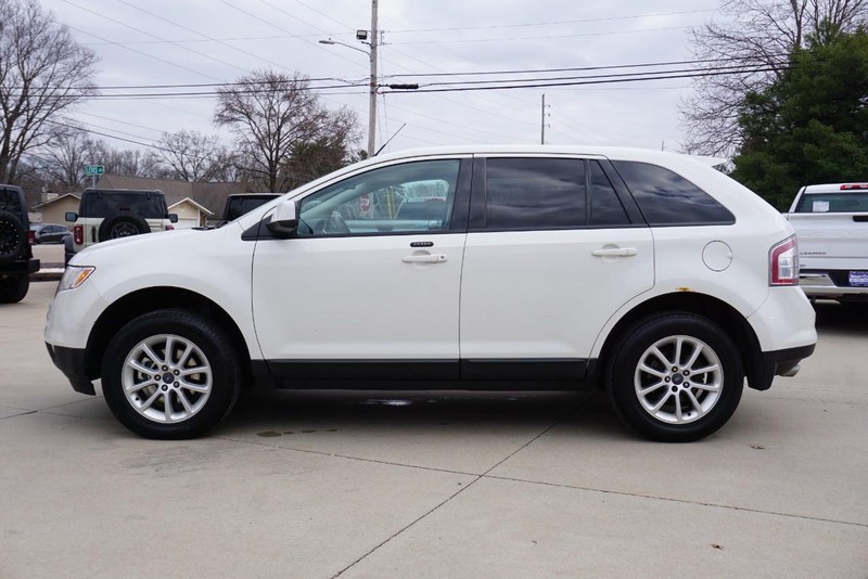 Ford Edge Vehicle Full-screen Gallery Image 06