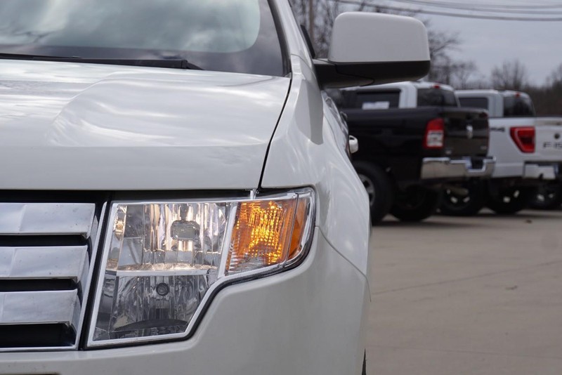 Ford Edge Vehicle Full-screen Gallery Image 10