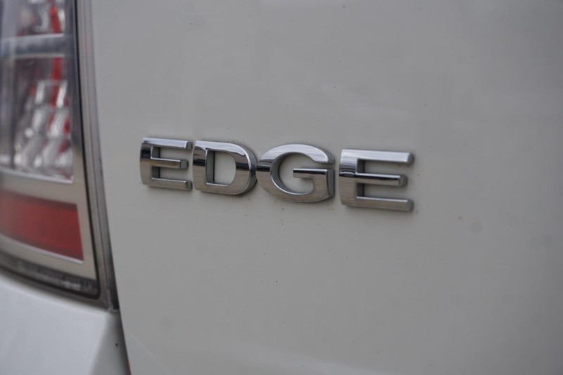 Ford Edge Vehicle Full-screen Gallery Image 19