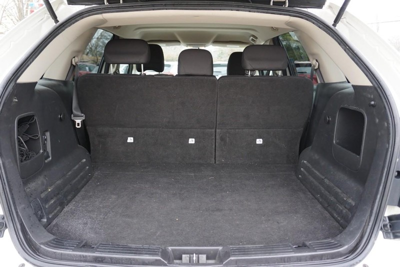 Ford Edge Vehicle Full-screen Gallery Image 22