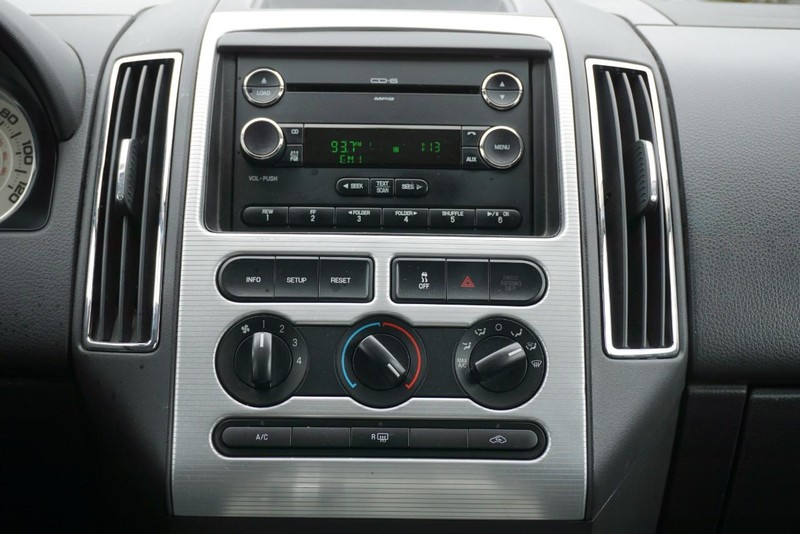 Ford Edge Vehicle Full-screen Gallery Image 35