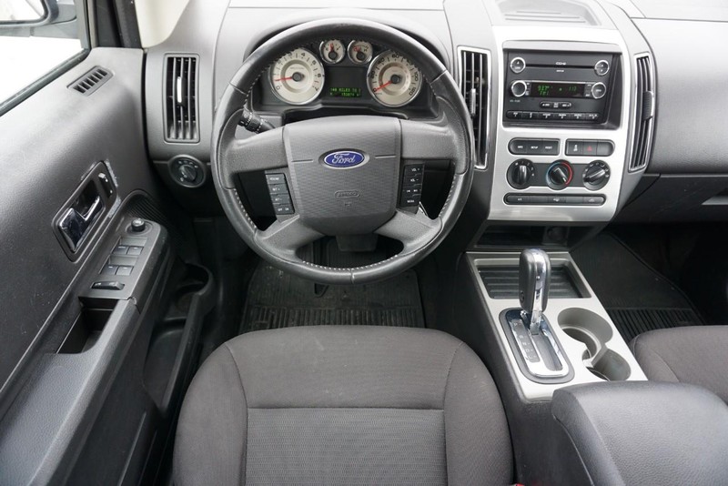 Ford Edge Vehicle Full-screen Gallery Image 37