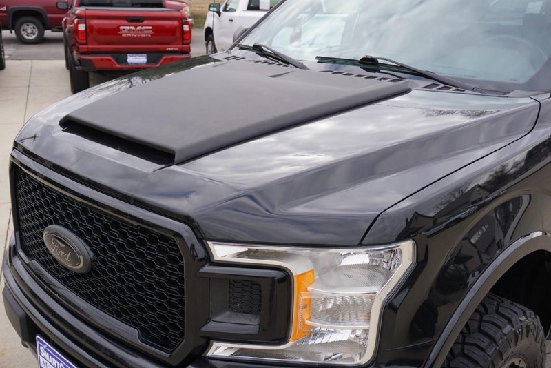 Ford F-150 Vehicle Full-screen Gallery Image 12