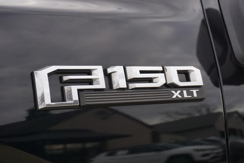 Ford F-150 Vehicle Full-screen Gallery Image 13