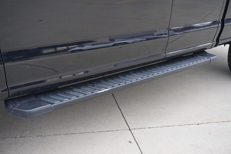 Ford F-150 Vehicle Full-screen Gallery Image 15