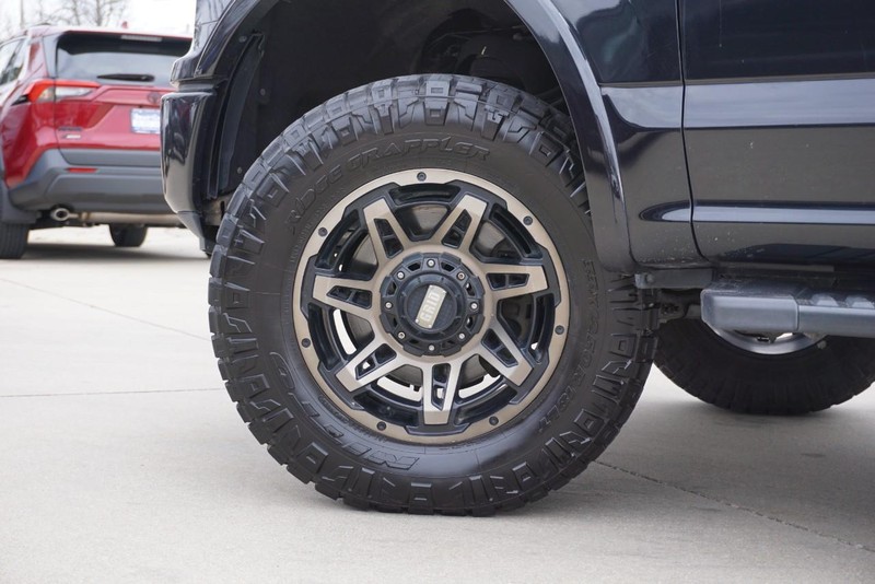 Ford F-150 Vehicle Full-screen Gallery Image 17