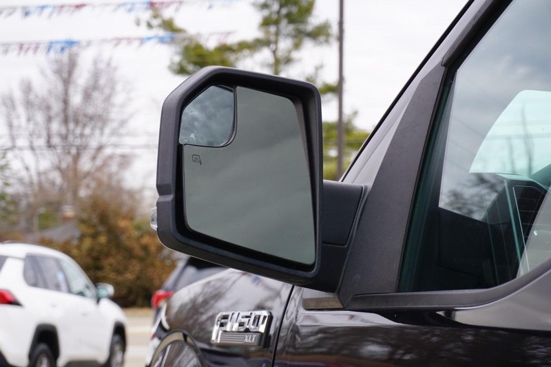 Ford F-150 Vehicle Full-screen Gallery Image 19