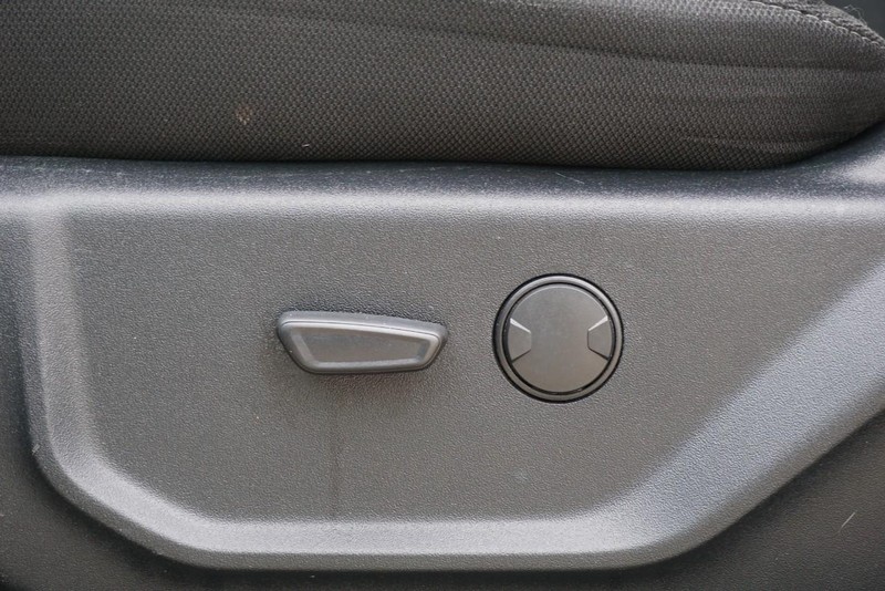 Ford F-150 Vehicle Full-screen Gallery Image 28