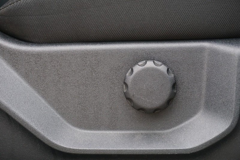 Ford F-150 Vehicle Full-screen Gallery Image 32