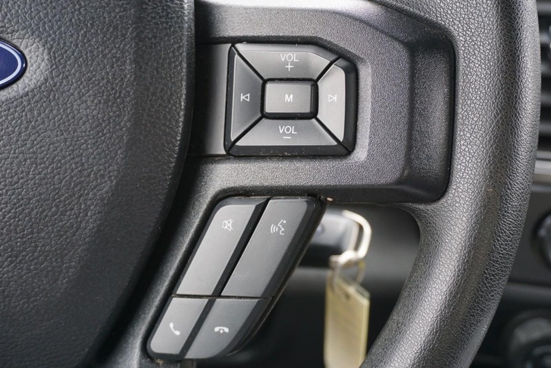 Ford F-150 Vehicle Full-screen Gallery Image 41