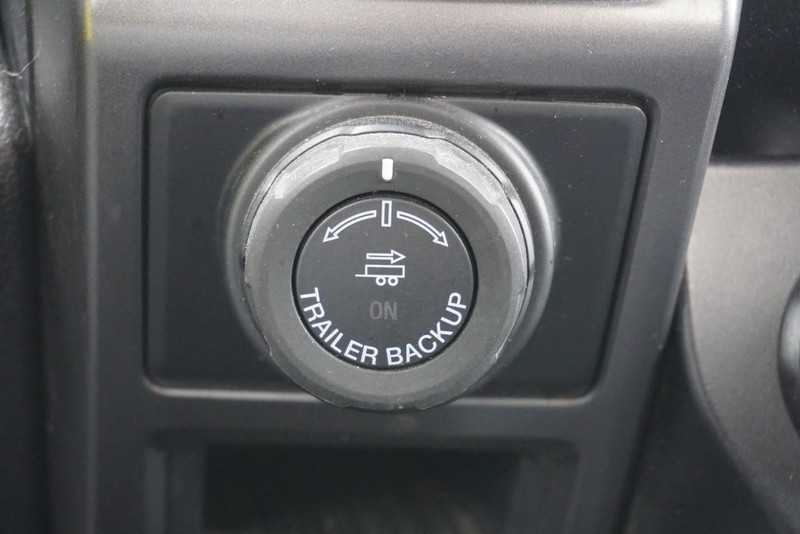 Ford F-150 Vehicle Full-screen Gallery Image 47