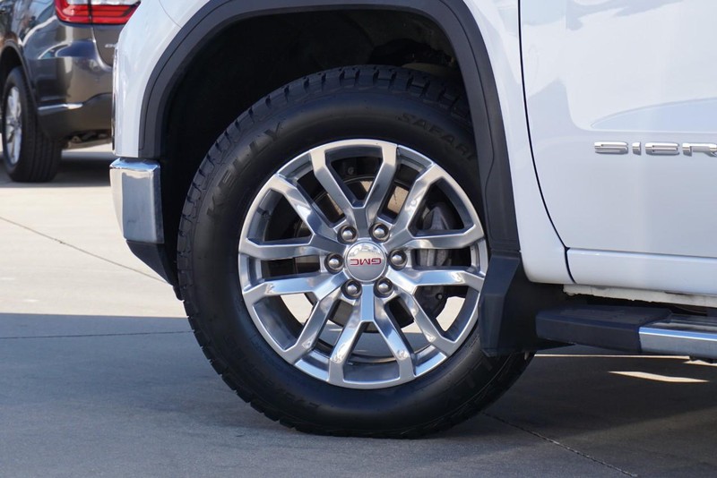 GMC Sierra 1500 Vehicle Full-screen Gallery Image 16