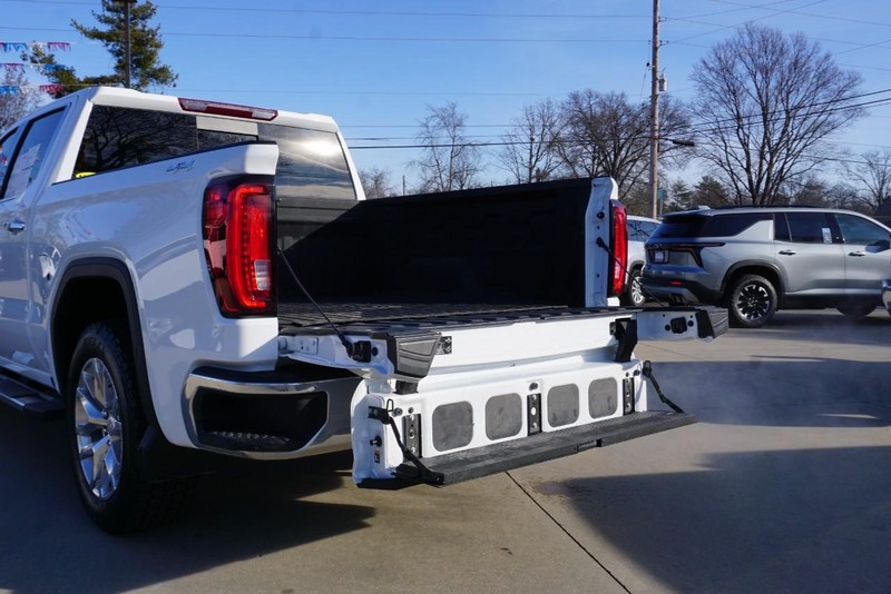 GMC Sierra 1500 Vehicle Full-screen Gallery Image 24