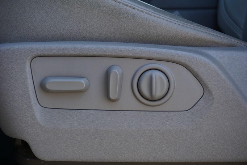 GMC Sierra 1500 Vehicle Full-screen Gallery Image 30