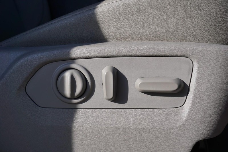 GMC Sierra 1500 Vehicle Full-screen Gallery Image 39