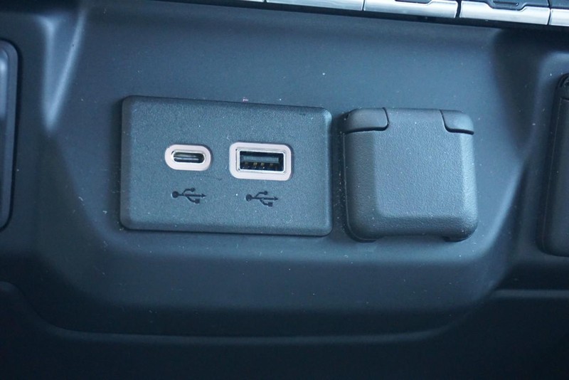 GMC Sierra 1500 Vehicle Full-screen Gallery Image 57