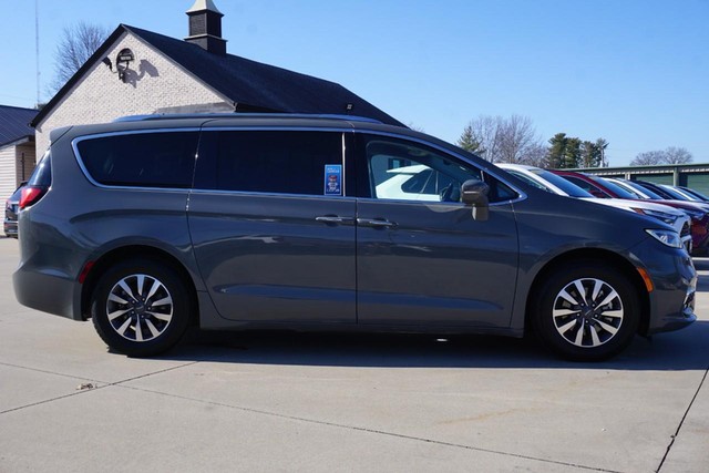 2021 Chrysler Pacifica Touring L image 02