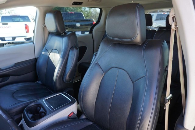 2021 Chrysler Pacifica Touring L image 22