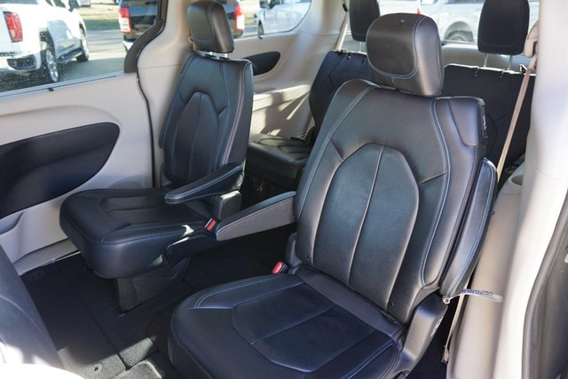 2021 Chrysler Pacifica Touring L image 24