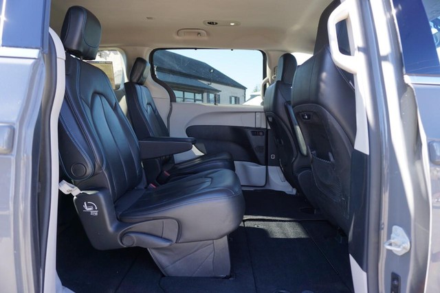 2021 Chrysler Pacifica Touring L image 26