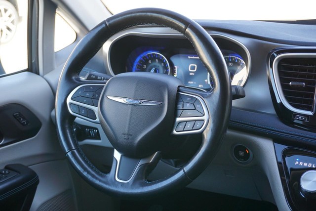 2021 Chrysler Pacifica Touring L image 32