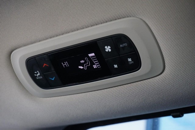 2021 Chrysler Pacifica Touring L image 36