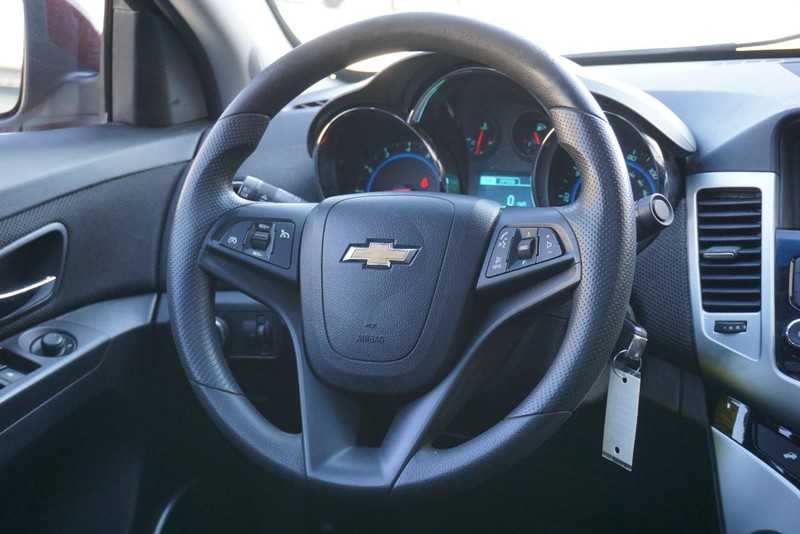 Chevrolet Cruze Limited Vehicle Full-screen Gallery Image 33