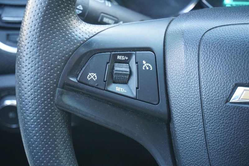 Chevrolet Cruze Limited Vehicle Full-screen Gallery Image 38