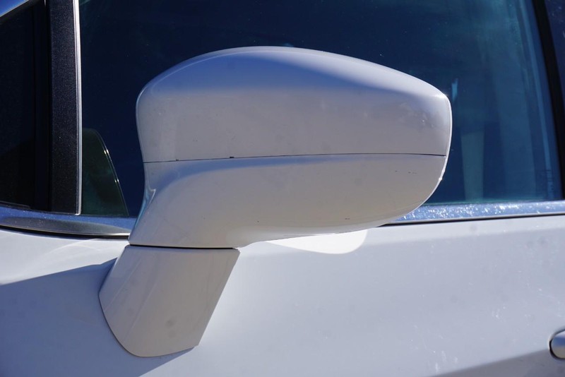 Chrysler Pacifica Vehicle Full-screen Gallery Image 11