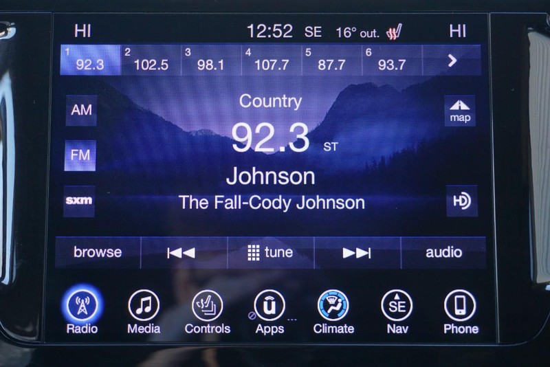 Chrysler Pacifica Vehicle Full-screen Gallery Image 43