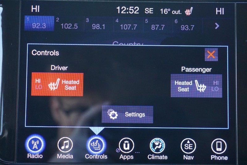 Chrysler Pacifica Vehicle Full-screen Gallery Image 44