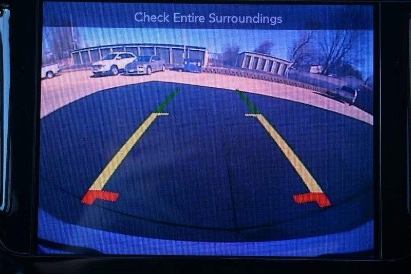 Chrysler Pacifica Vehicle Full-screen Gallery Image 47