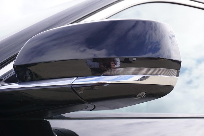 Jeep Grand Cherokee L Vehicle Full-screen Gallery Image 11