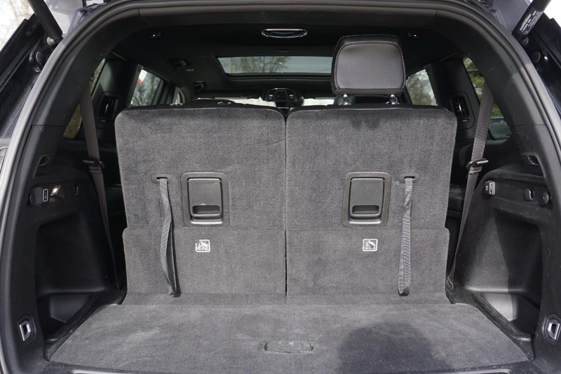 Jeep Grand Cherokee L Vehicle Full-screen Gallery Image 18