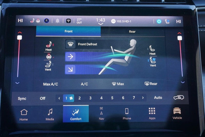 Jeep Grand Cherokee L Vehicle Full-screen Gallery Image 44