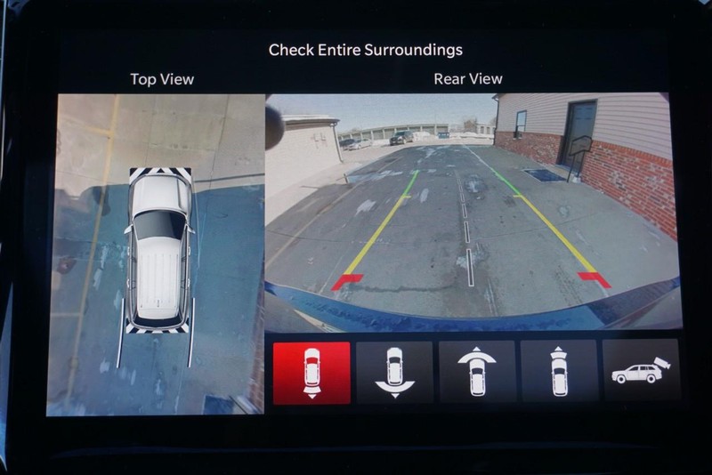 Jeep Grand Cherokee L Vehicle Full-screen Gallery Image 47