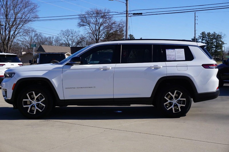 Jeep Grand Cherokee L Vehicle Full-screen Gallery Image 06