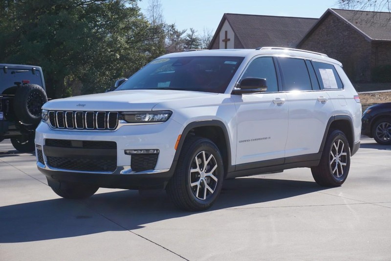 Jeep Grand Cherokee L Vehicle Full-screen Gallery Image 07