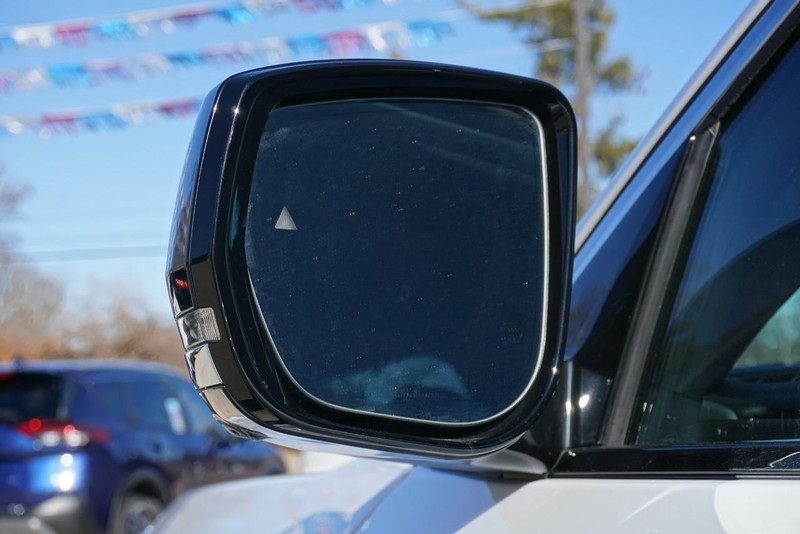 Jeep Grand Cherokee L Vehicle Full-screen Gallery Image 15