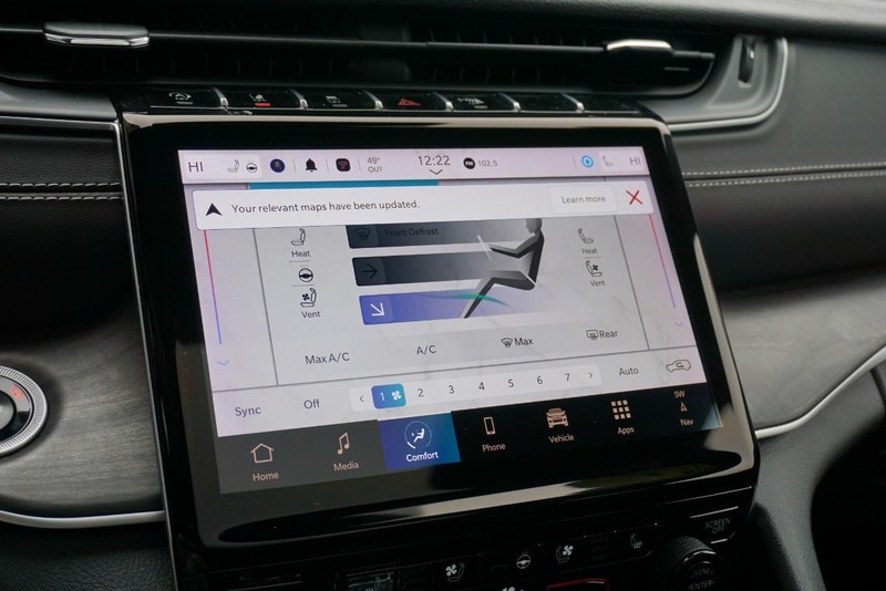 Jeep Grand Cherokee L Vehicle Full-screen Gallery Image 44