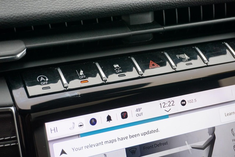 Jeep Grand Cherokee L Vehicle Full-screen Gallery Image 45