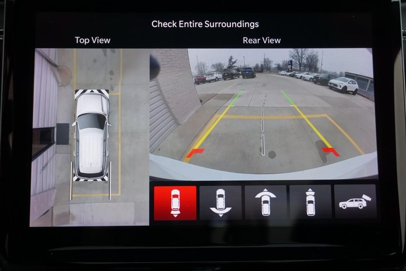 Jeep Grand Cherokee L Vehicle Full-screen Gallery Image 54