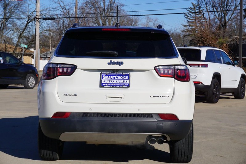 Jeep Compass Vehicle Full-screen Gallery Image 04